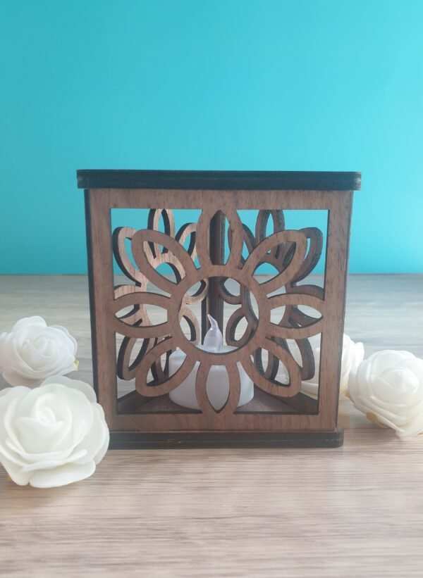 Photophore triangle fleur en bois de noyer brut